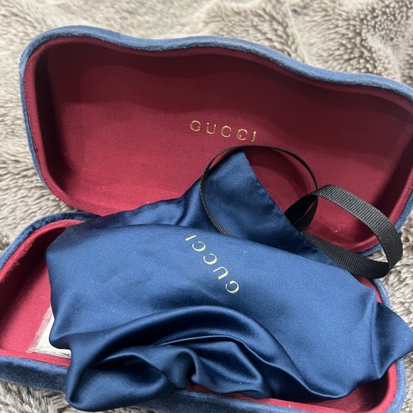 GUCCI CAT EYE SUNGLASSES - Picture 4 of 5